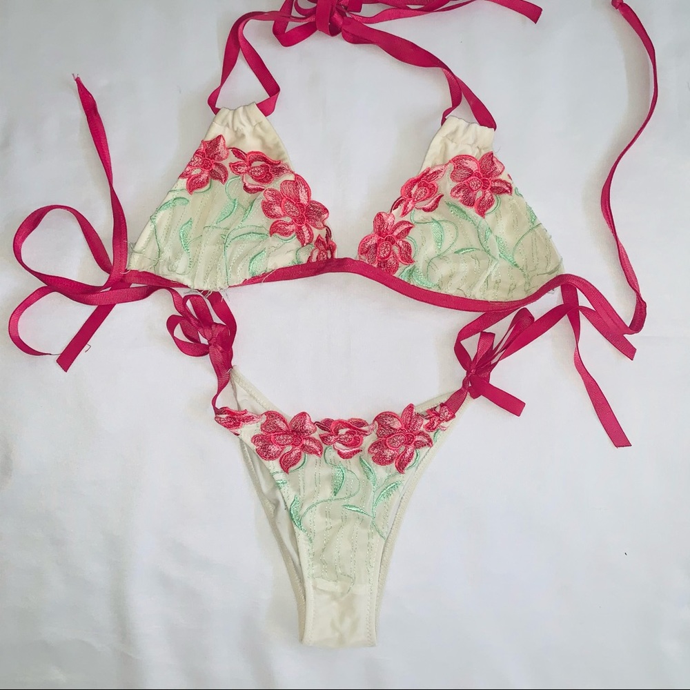 Beach Bunny Secret Garden Bikini RARE Hard to find - Picture 5 of 8